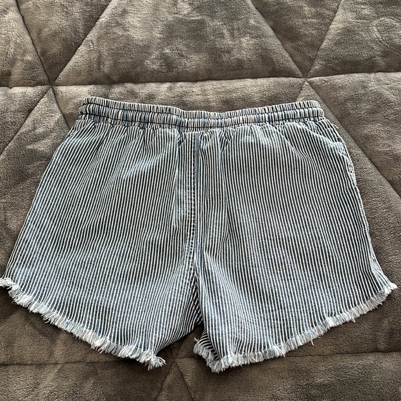 Wild Fable Shorts - Picture 2 of 4